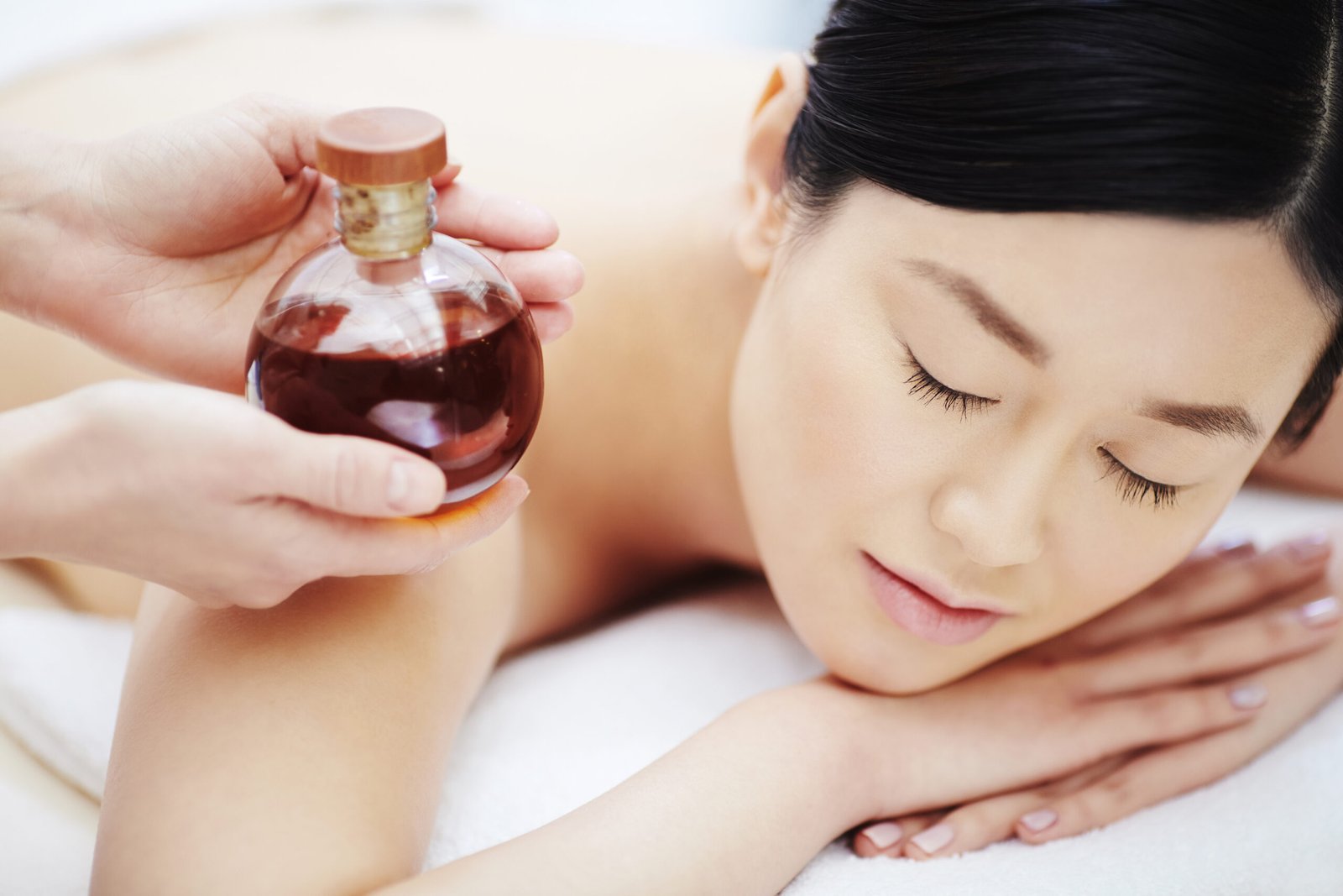 woman receives oil massage in spa setting 2026 01 08 23 55 02 utc 1 scaled